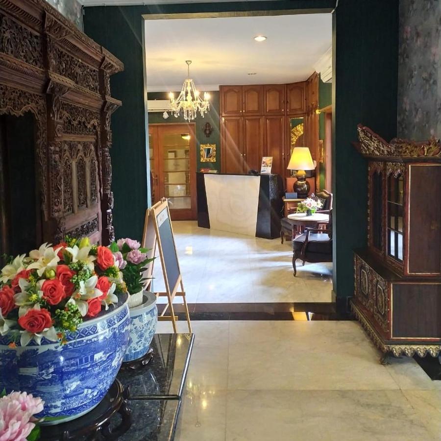 Arimbi Pejaten Suites Jakarta Exterior foto
