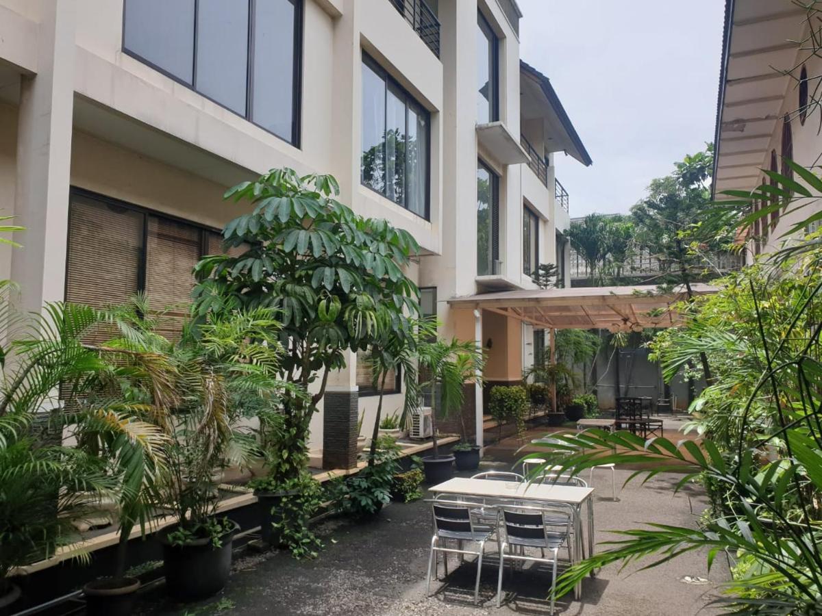 Arimbi Pejaten Suites Jakarta Exterior foto