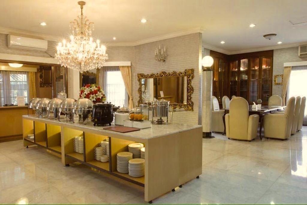 Arimbi Pejaten Suites Jakarta Exterior foto