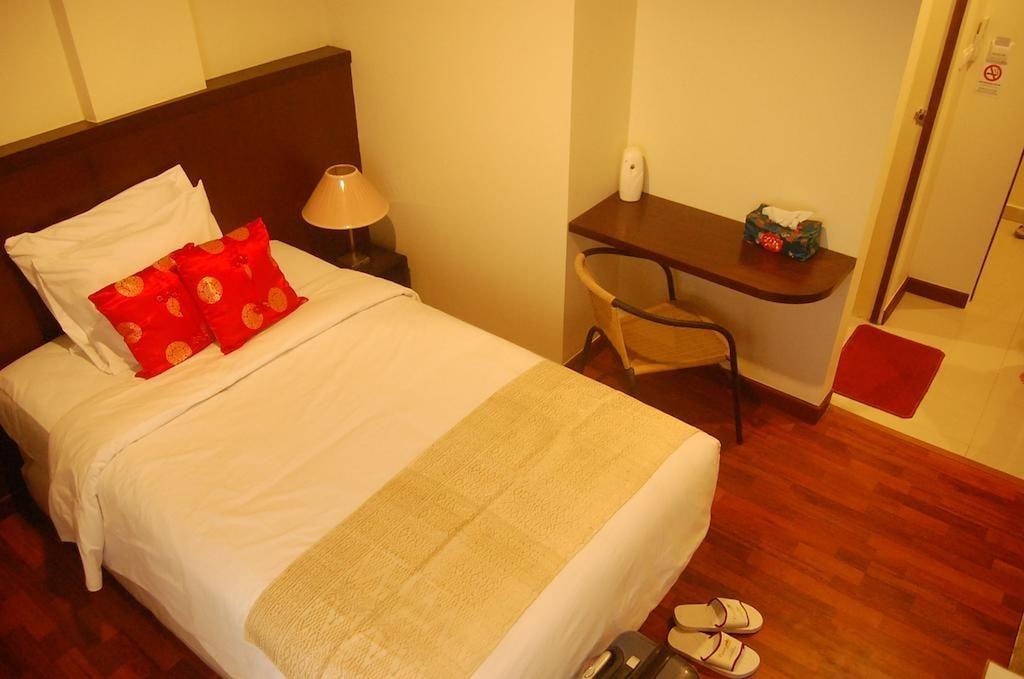 Arimbi Pejaten Suites Jakarta Exterior foto