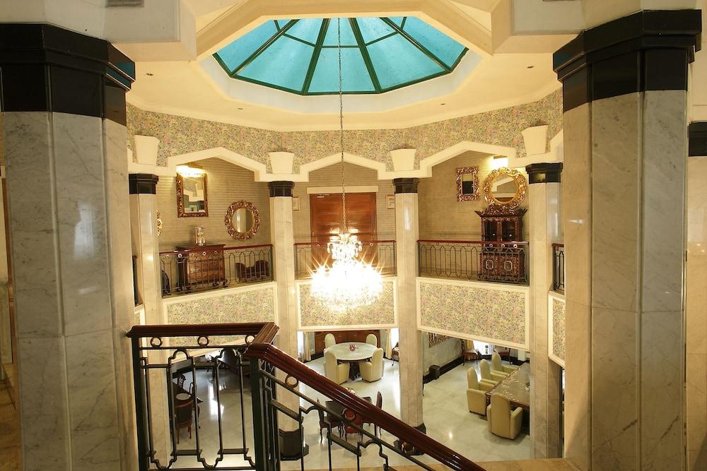 Arimbi Pejaten Suites Jakarta Exterior foto