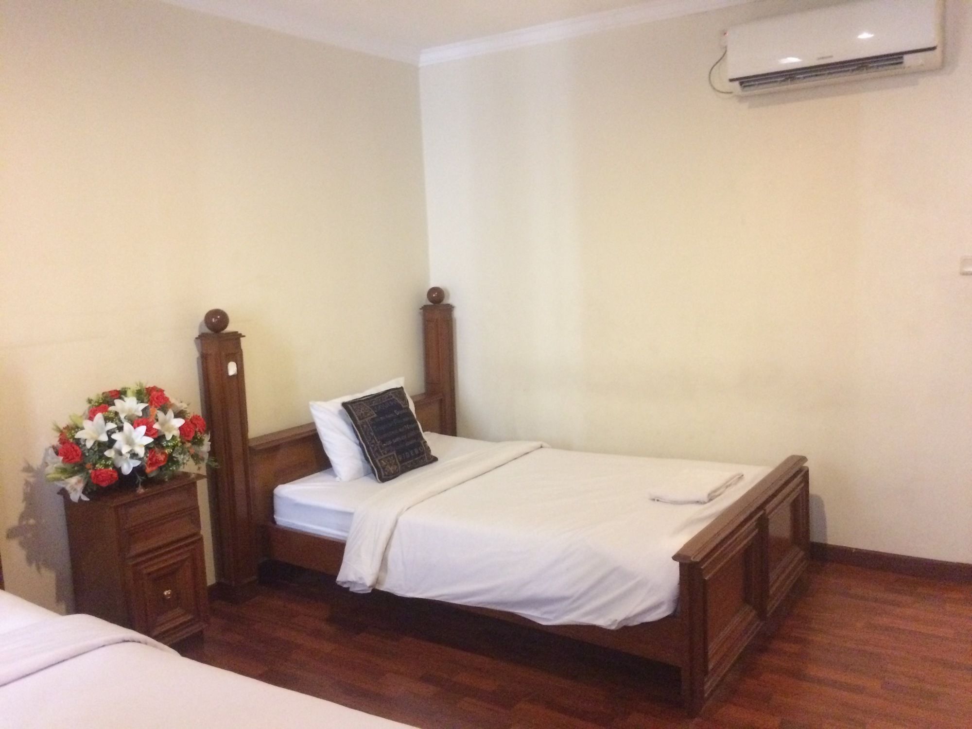 Arimbi Pejaten Suites Jakarta Exterior foto