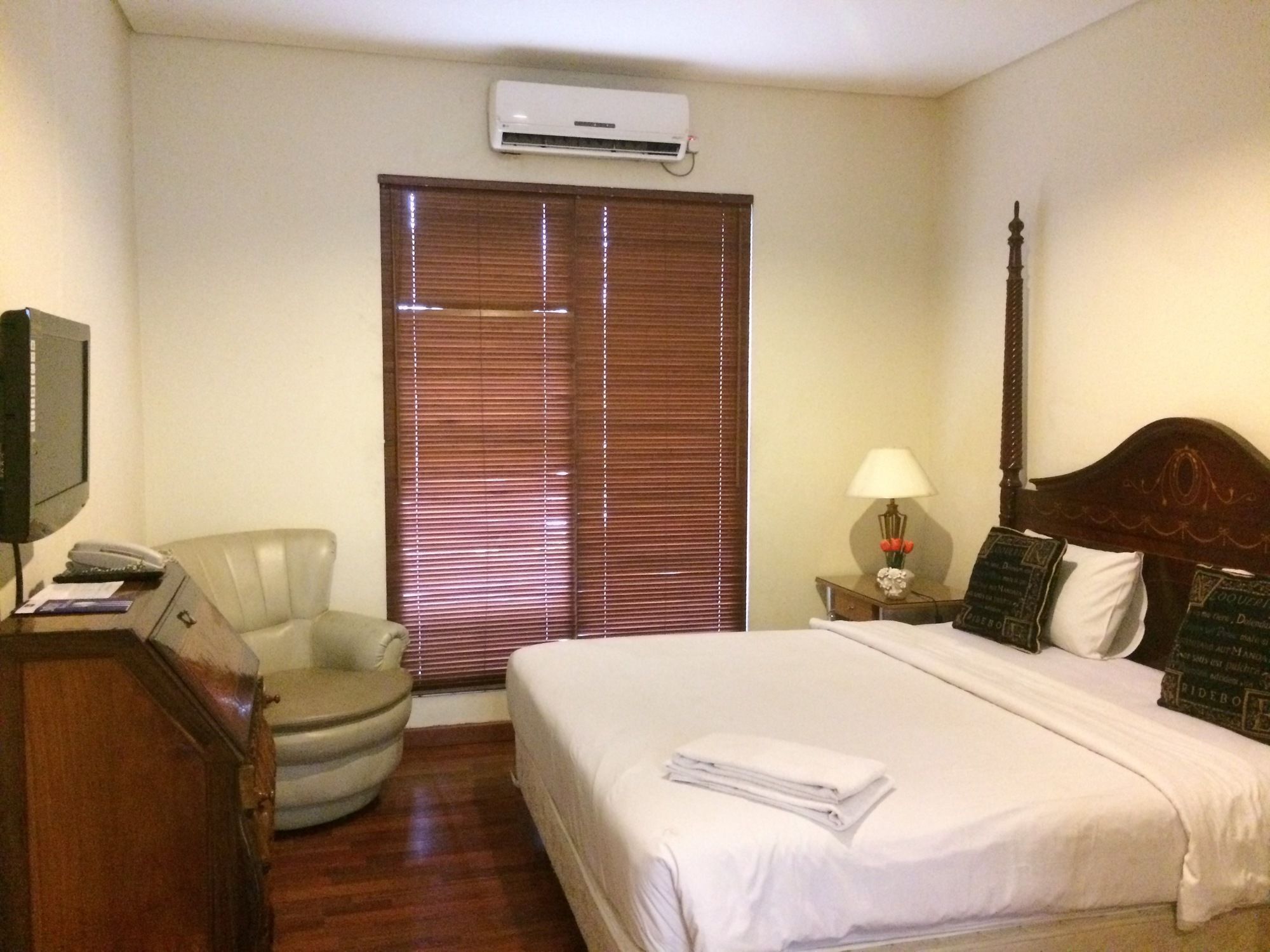 Arimbi Pejaten Suites Jakarta Exterior foto