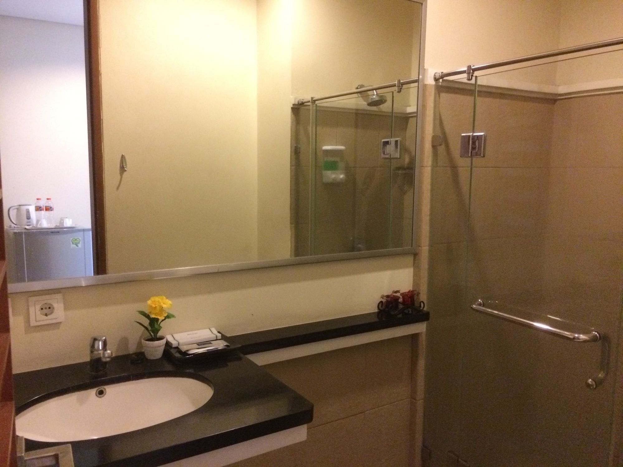 Arimbi Pejaten Suites Jakarta Exterior foto